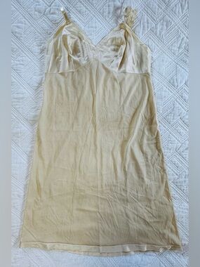 Vintage 1980’s Vanity Fair Cream Beige Satin Slip Dress EUC Made in USA
